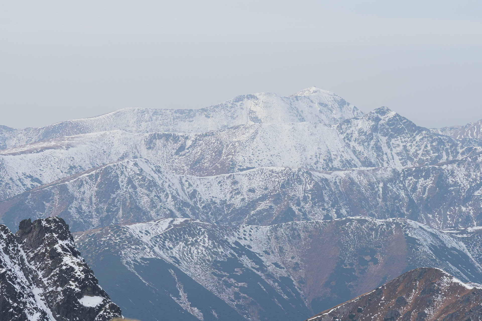 Kôprovský štít od Štrbského plesa (Vysoké Tatry)