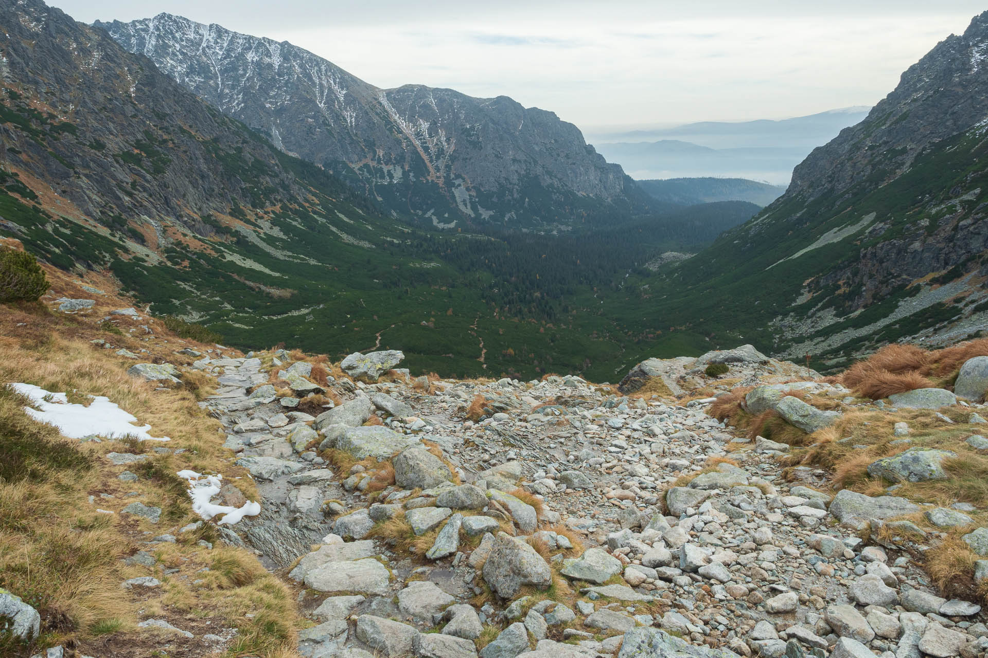 Kôprovský štít od Štrbského plesa (Vysoké Tatry)