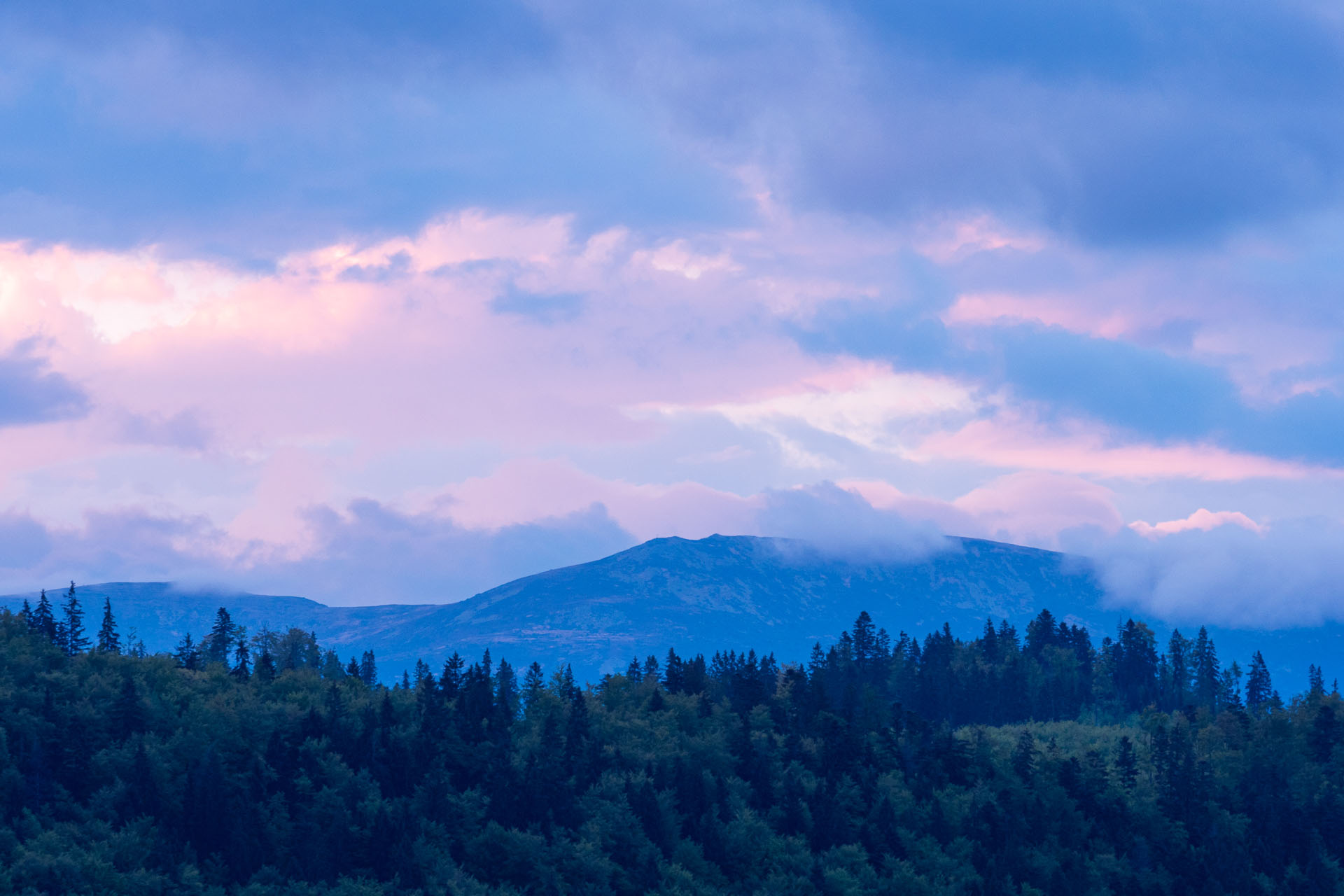 Muránsky hrad z Nižnej Kľakovej (Muránska planina)