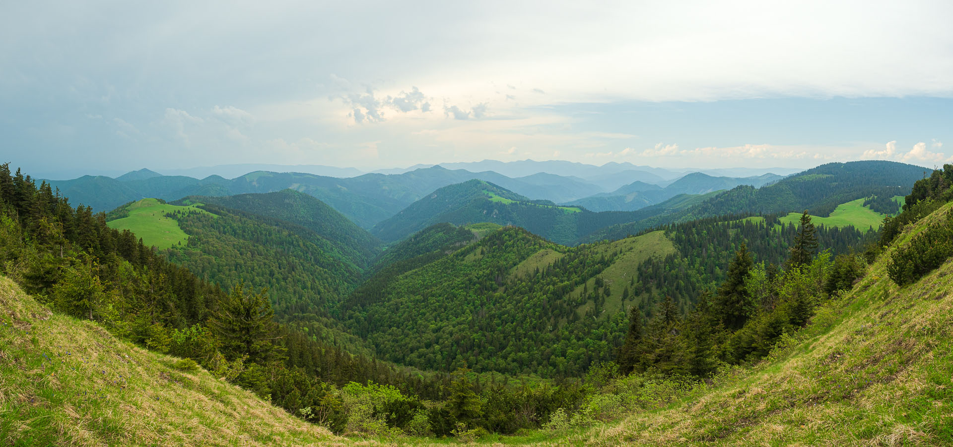 Rakytov od vojenskej zotavovne Granit Smrekovica (Veľká Fatra)