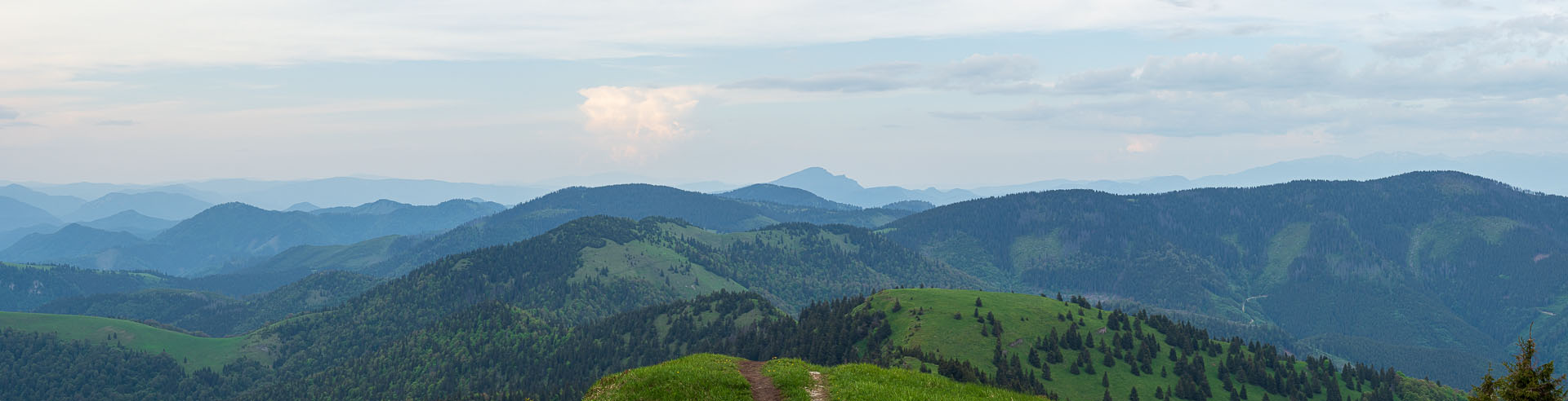 Rakytov od vojenskej zotavovne Granit Smrekovica (Veľká Fatra)