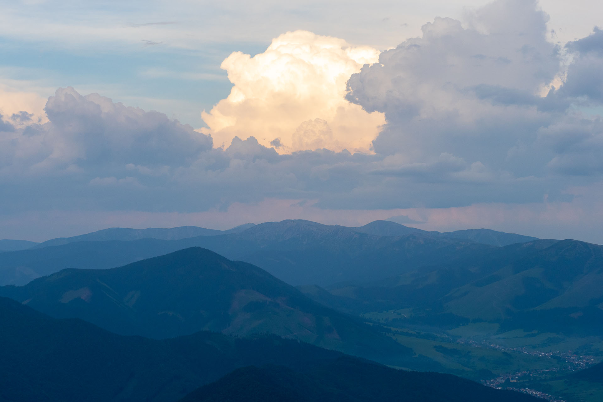 Rakytov od vojenskej zotavovne Granit Smrekovica (Veľká Fatra)