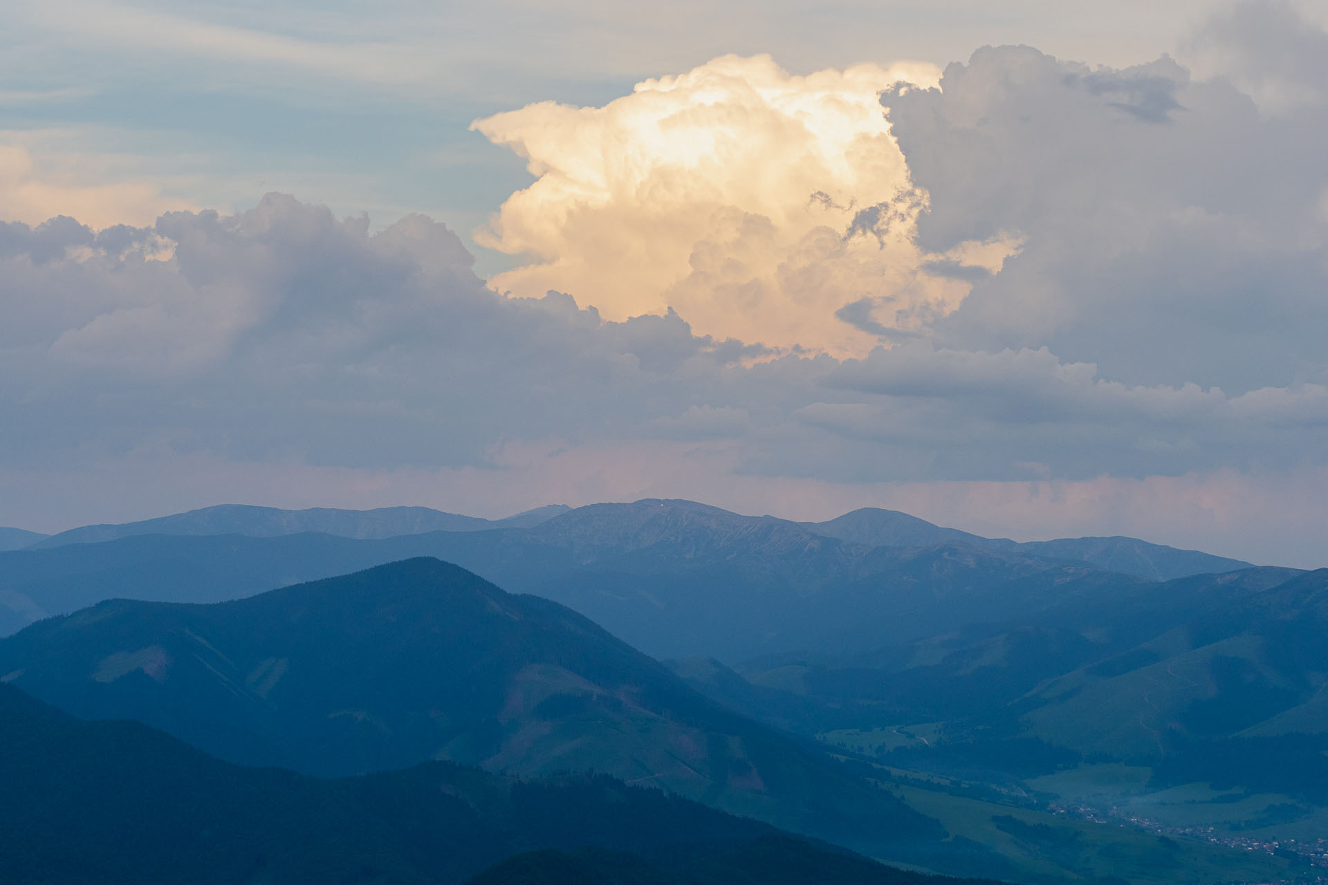 Rakytov od vojenskej zotavovne Granit Smrekovica (Veľká Fatra)