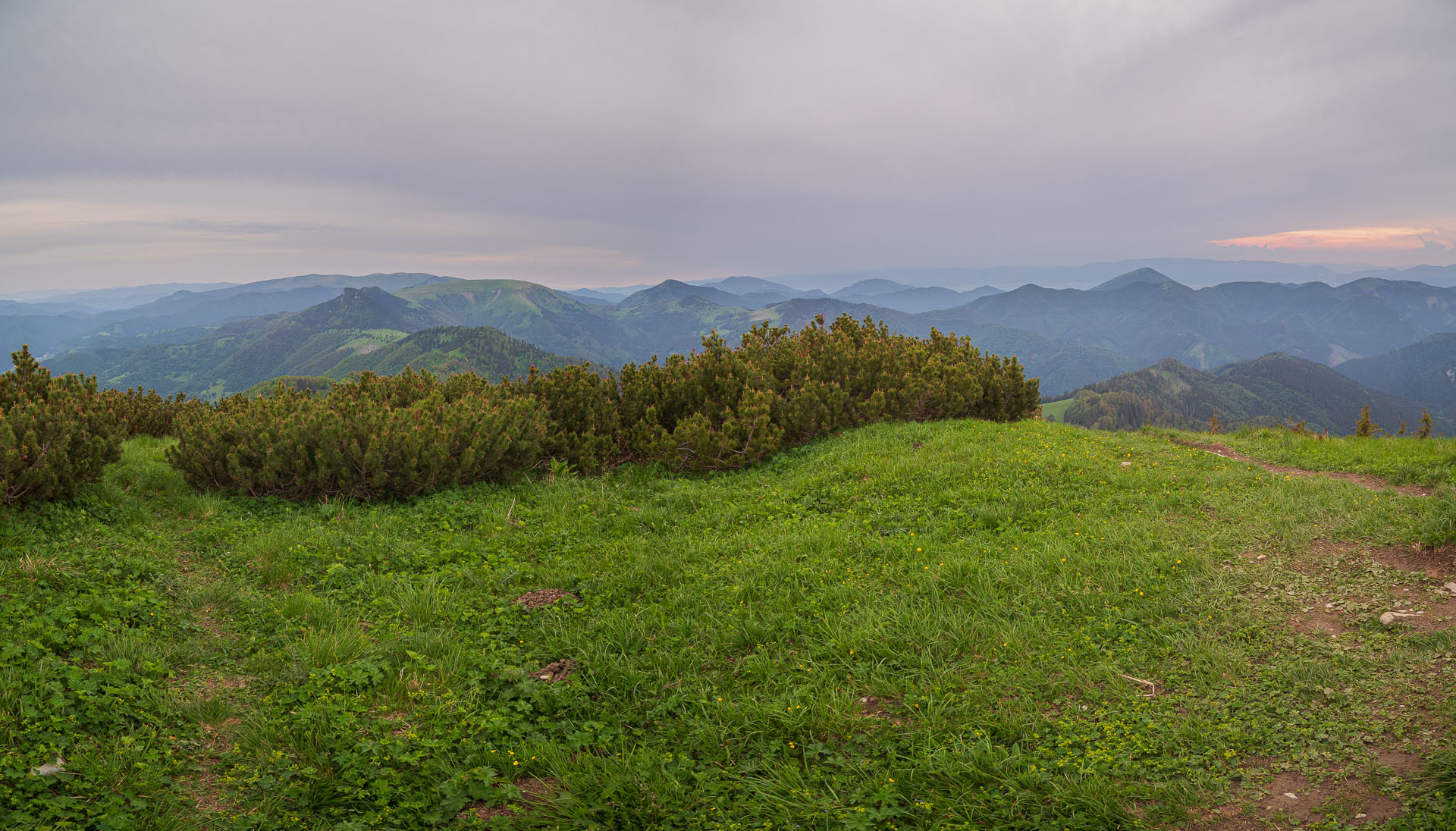 Rakytov od vojenskej zotavovne Granit Smrekovica (Veľká Fatra)