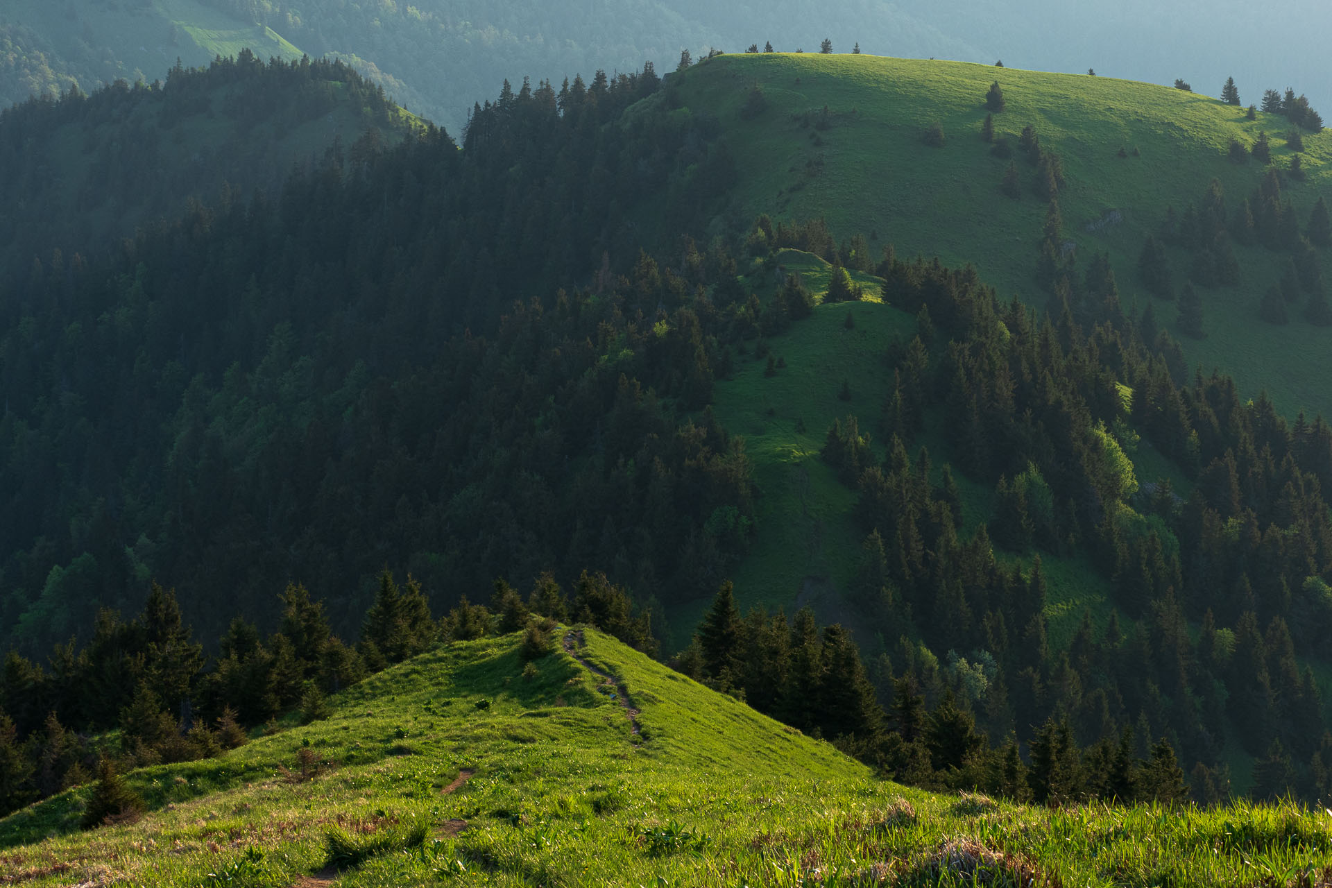 Rakytov od vojenskej zotavovne Granit Smrekovica (Veľká Fatra)