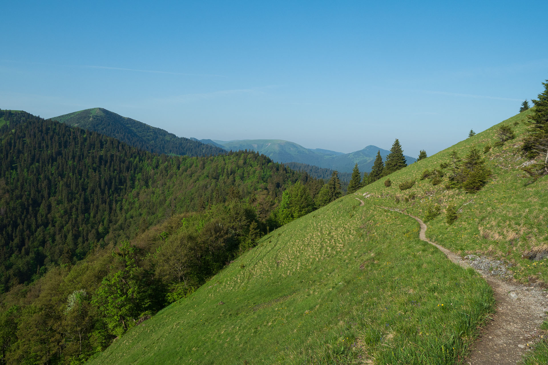 Rakytov od vojenskej zotavovne Granit Smrekovica (Veľká Fatra)