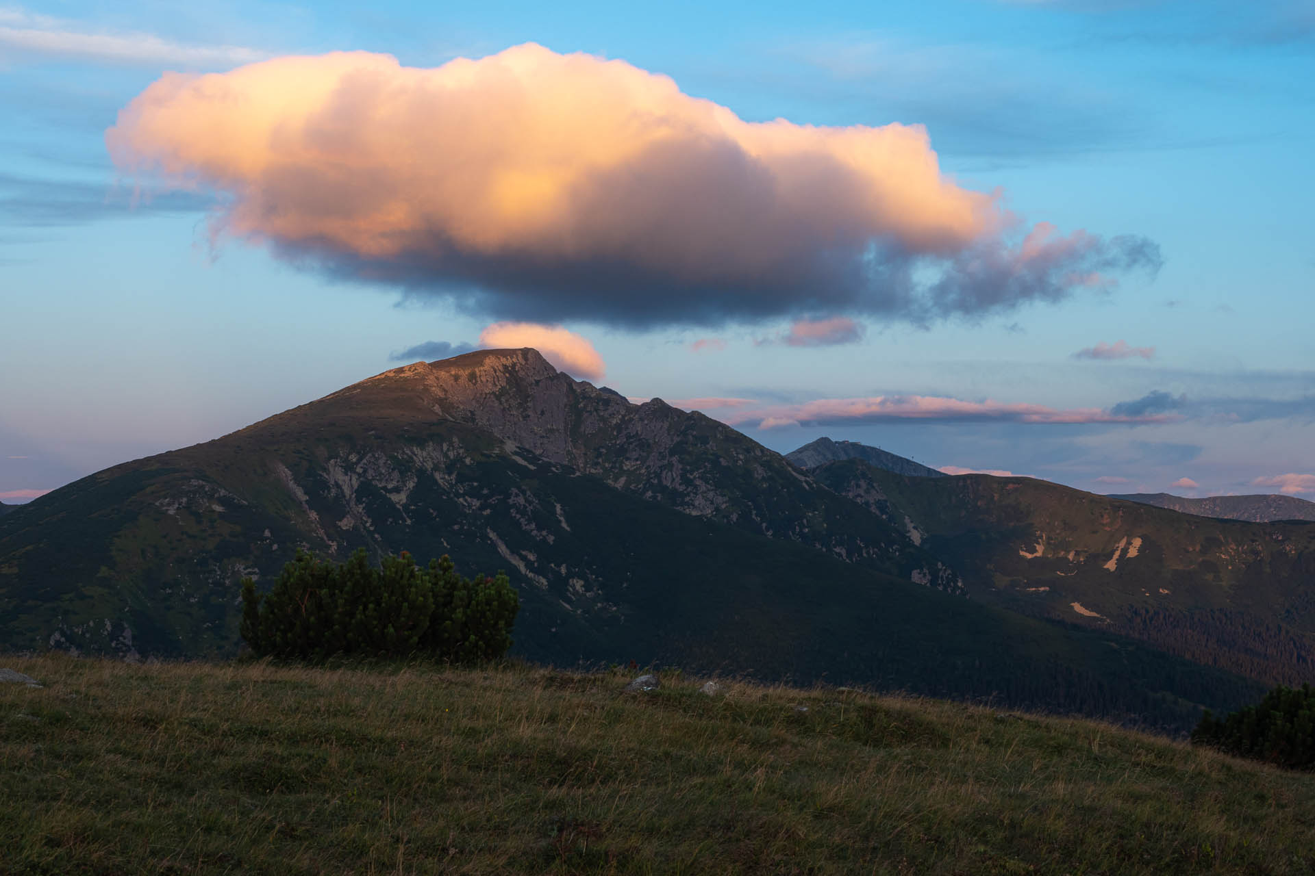 Rovná hoľa z Vyšnej Boce (Nízke Tatry)