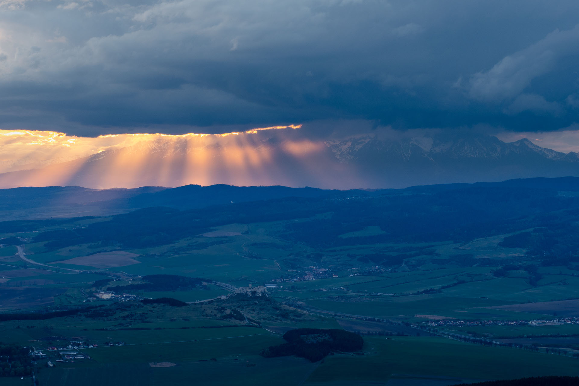 Blížiaca sa búrka nad Tatrami