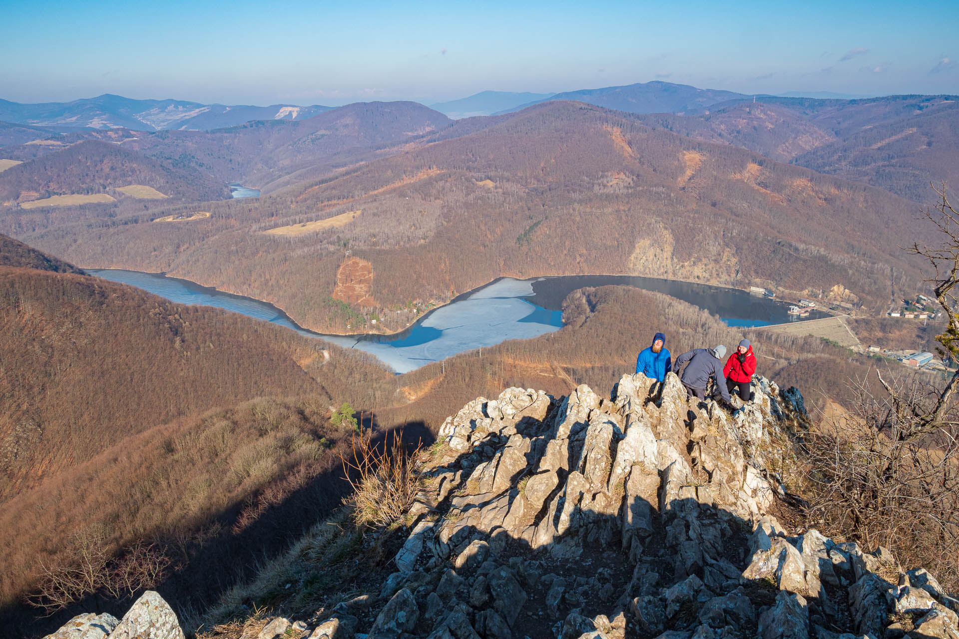 Sivec a Drienkova skala od Ružína (Čierna hora)