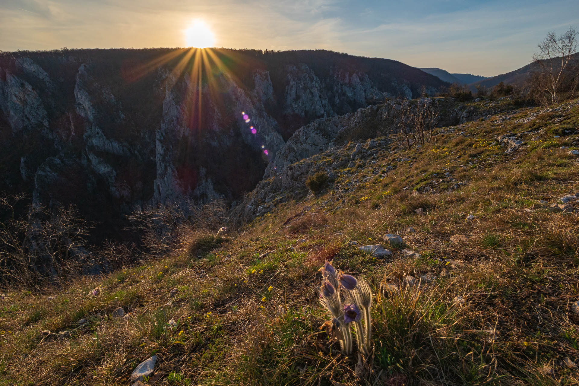 Vyhliadka v Zádieli z Hačavy (Slovenský kras)