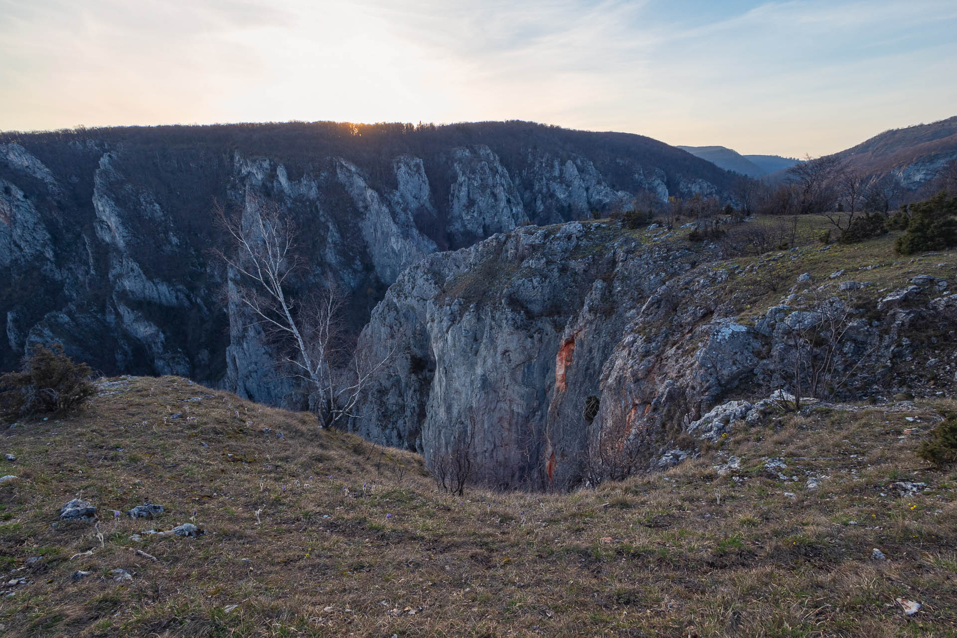 Vyhliadka v Zádieli z Hačavy (Slovenský kras)