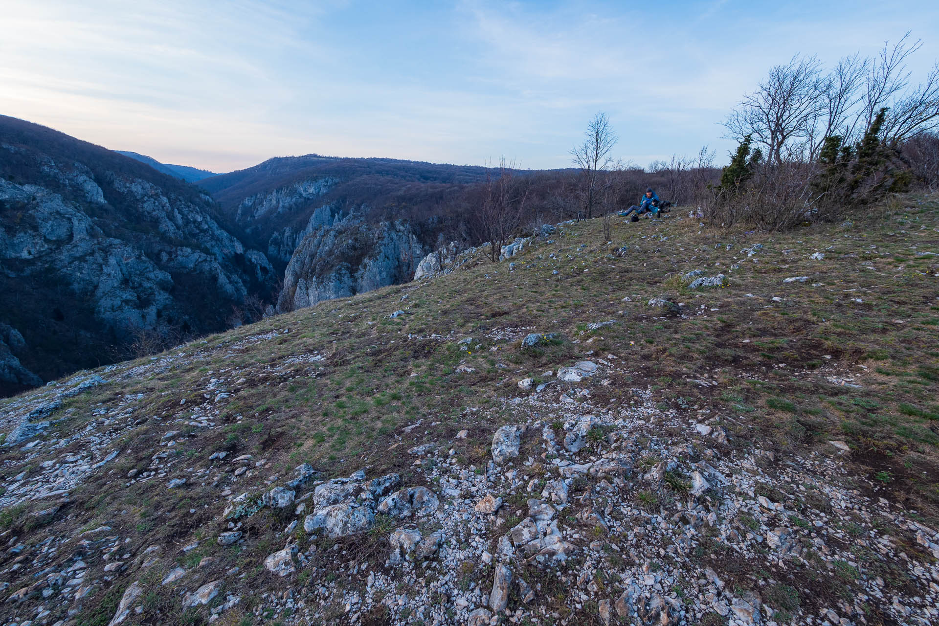 Vyhliadka v Zádieli z Hačavy (Slovenský kras)