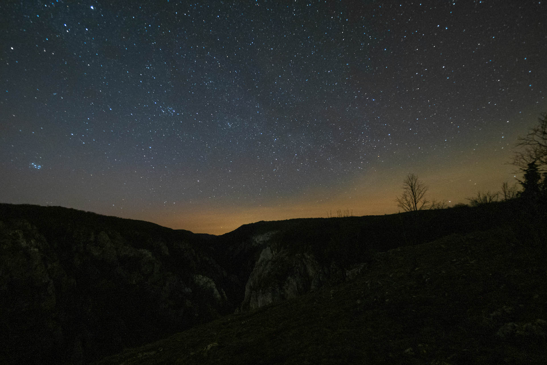 Vyhliadka v Zádieli z Hačavy (Slovenský kras)