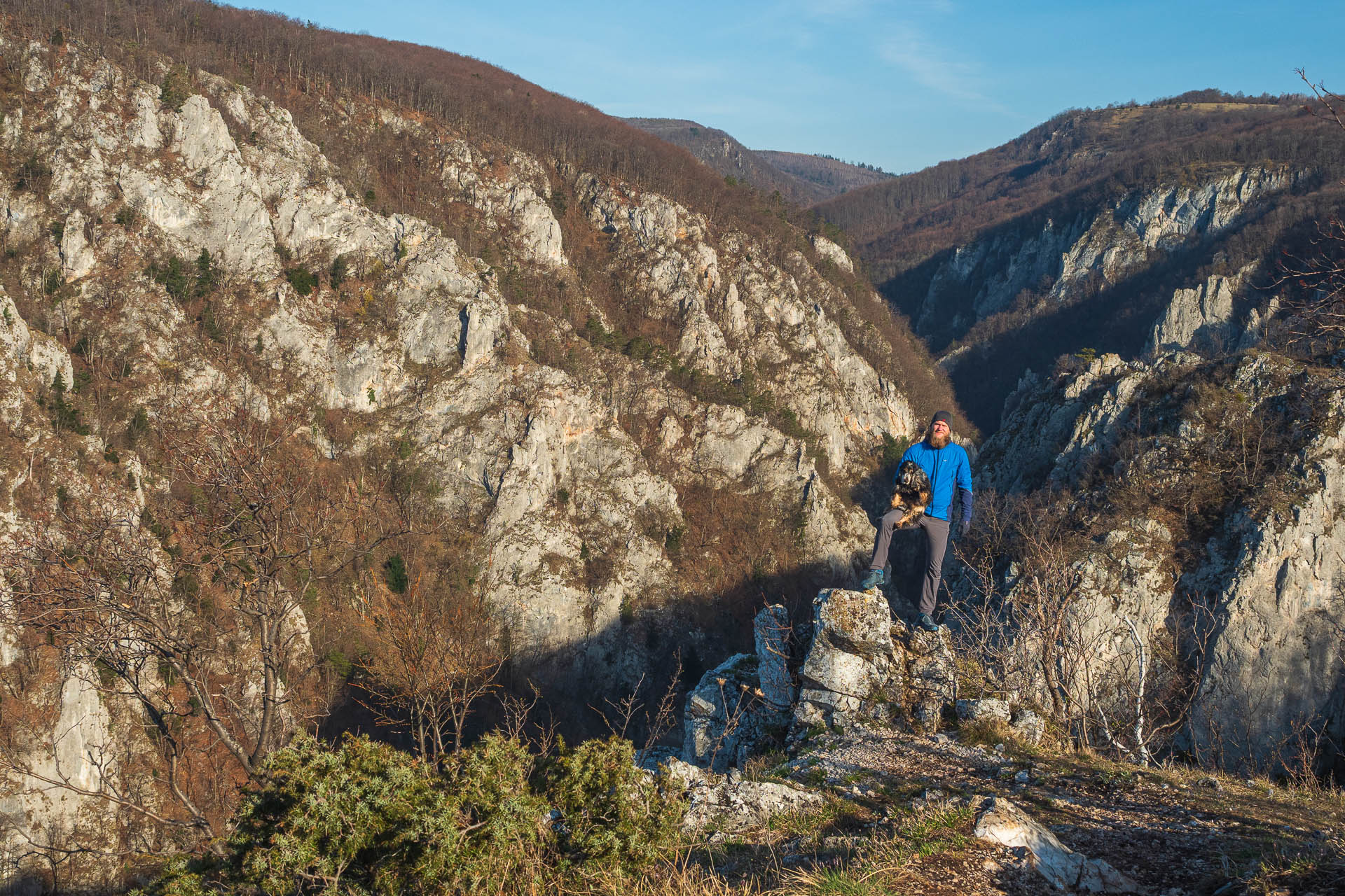 Vyhliadka v Zádieli z Hačavy (Slovenský kras)