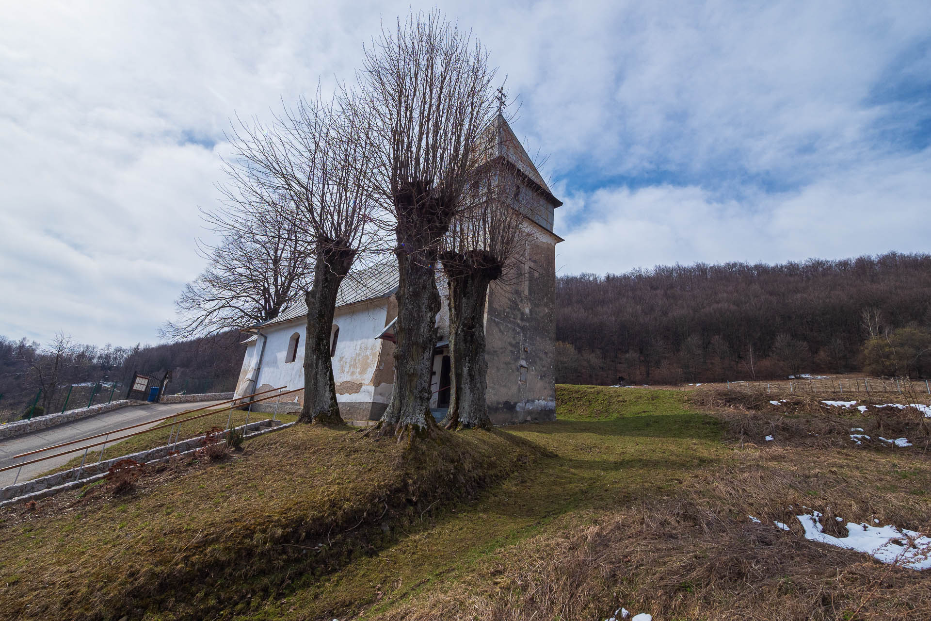 Vyhliadka v Zádieli z Hačavy (Slovenský kras)