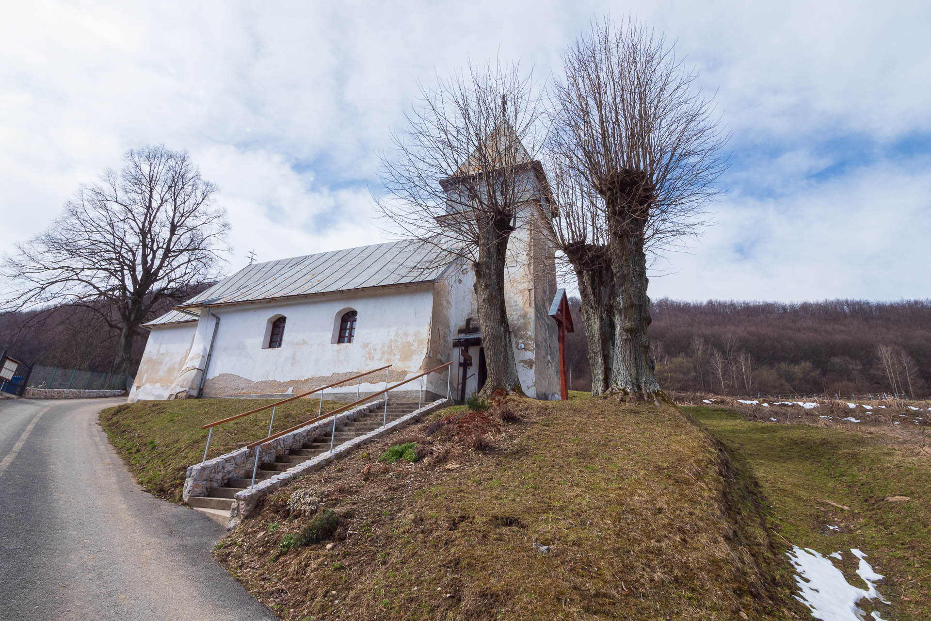 Vyhliadka v Zádieli z Hačavy (Slovenský kras)