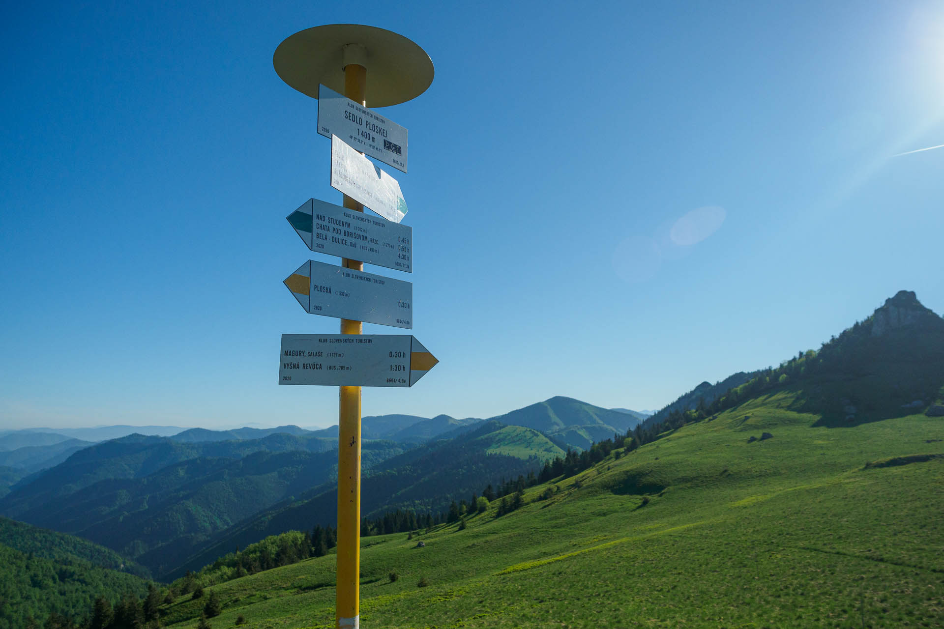 Z Chaty pod Borišovom na Rakytov (Veľká Fatra)