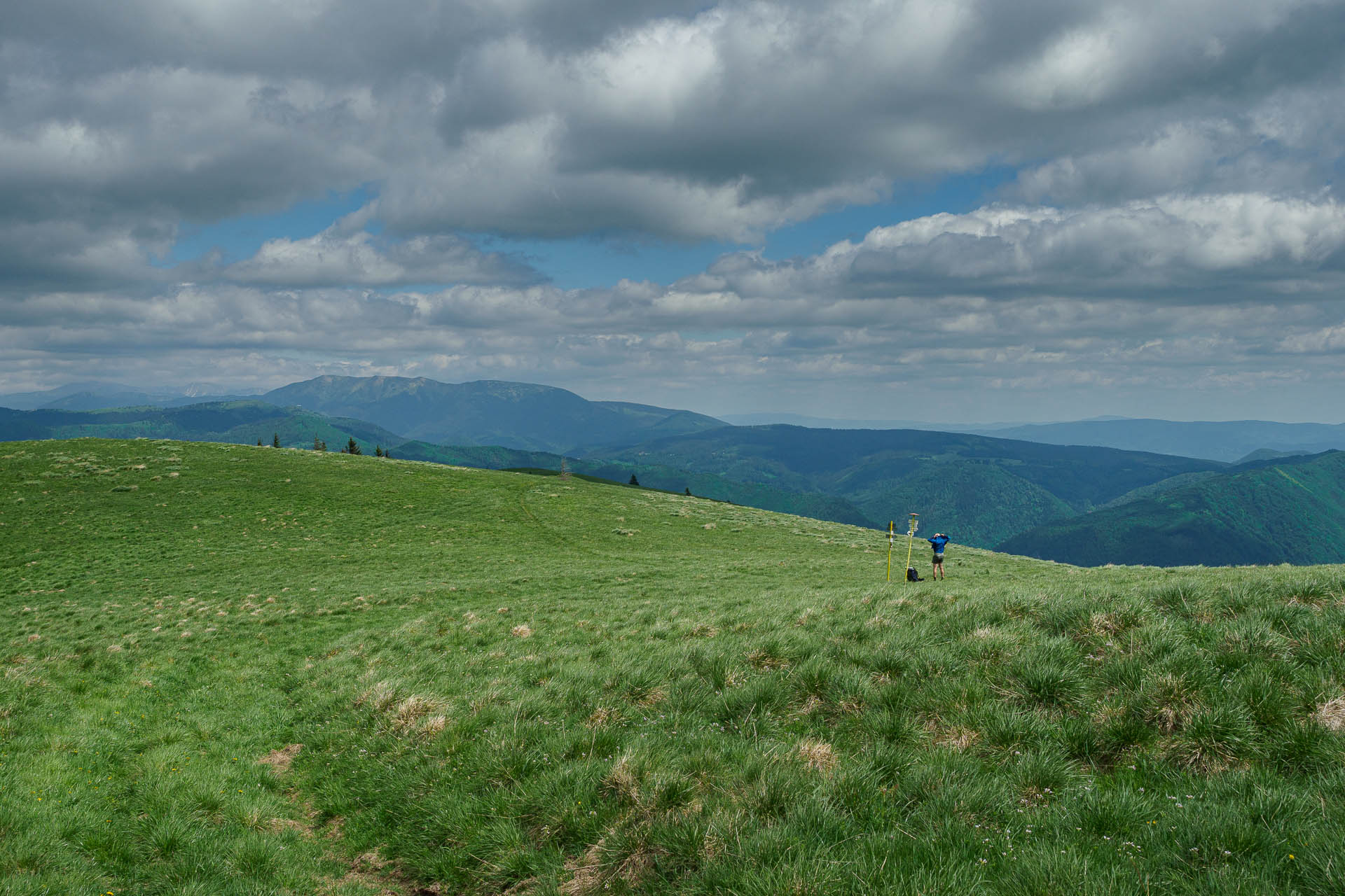 Z Vyšnej Revúcej cez Krížnu a Ostredok na Salaš pod Suchým vrchom (Veľká Fatra)