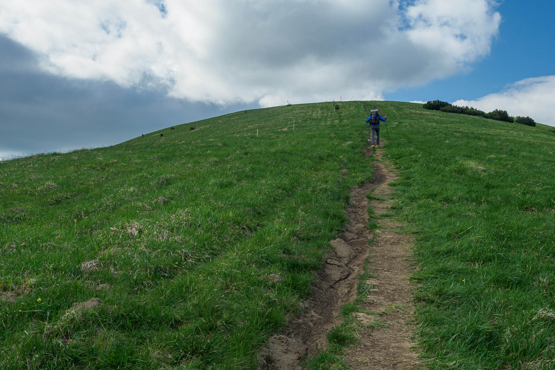 Z Vyšnej Revúcej cez Krížnu a Ostredok na Salaš pod Suchým vrchom (Veľká Fatra)