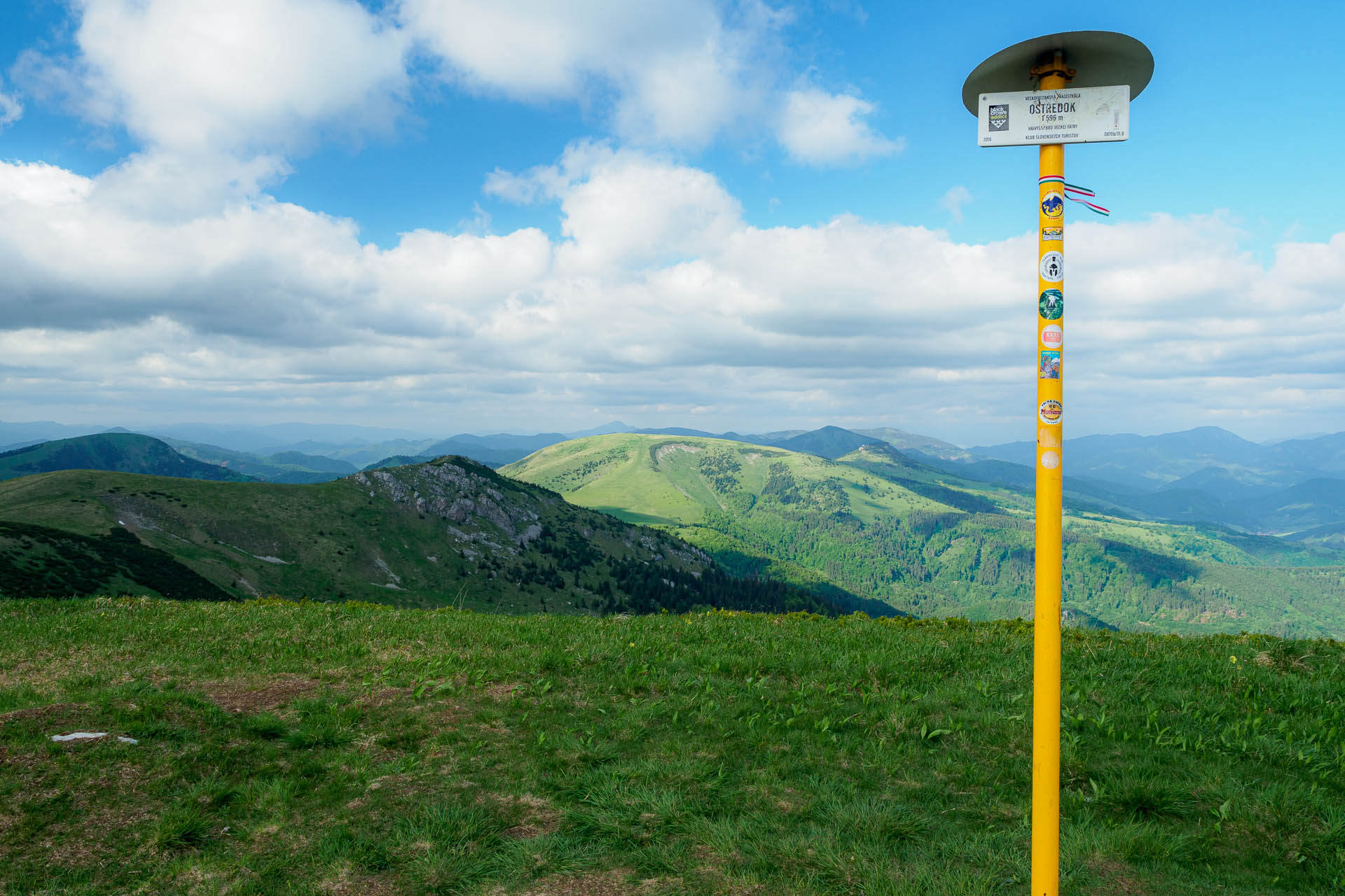 Z Vyšnej Revúcej cez Krížnu a Ostredok na Salaš pod Suchým vrchom (Veľká Fatra)