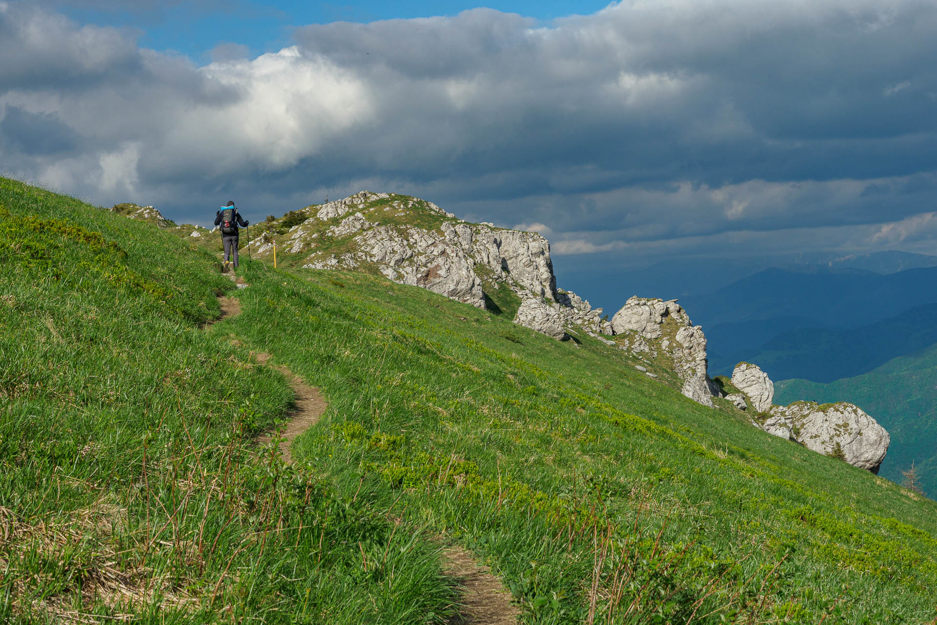 Z Vyšnej Revúcej cez Krížnu a Ostredok na Salaš pod Suchým vrchom (Veľká Fatra)