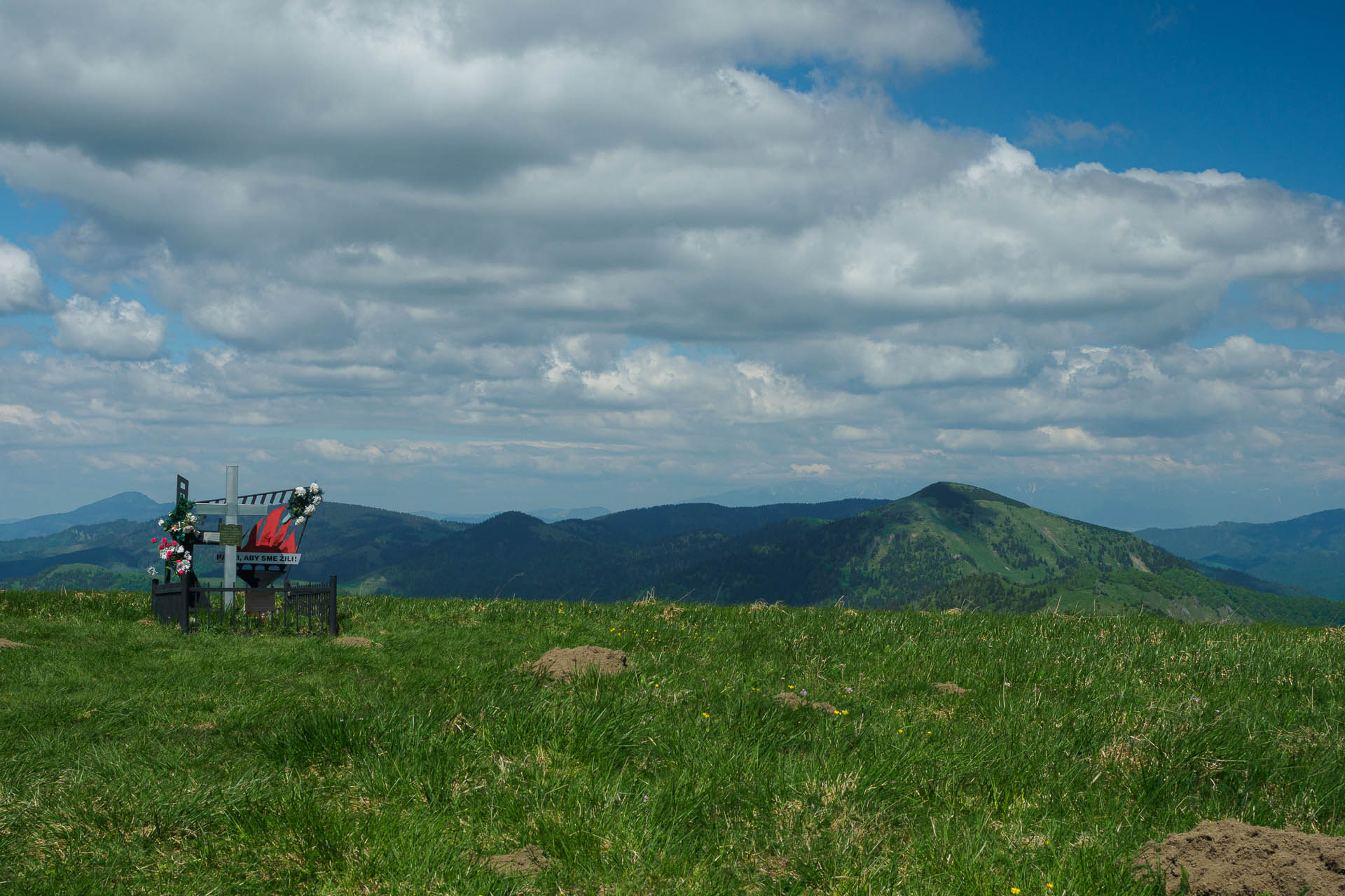 Zo Salaša pod Suchým vrchom cez Ploskú na Borišov (Veľká Fatra)