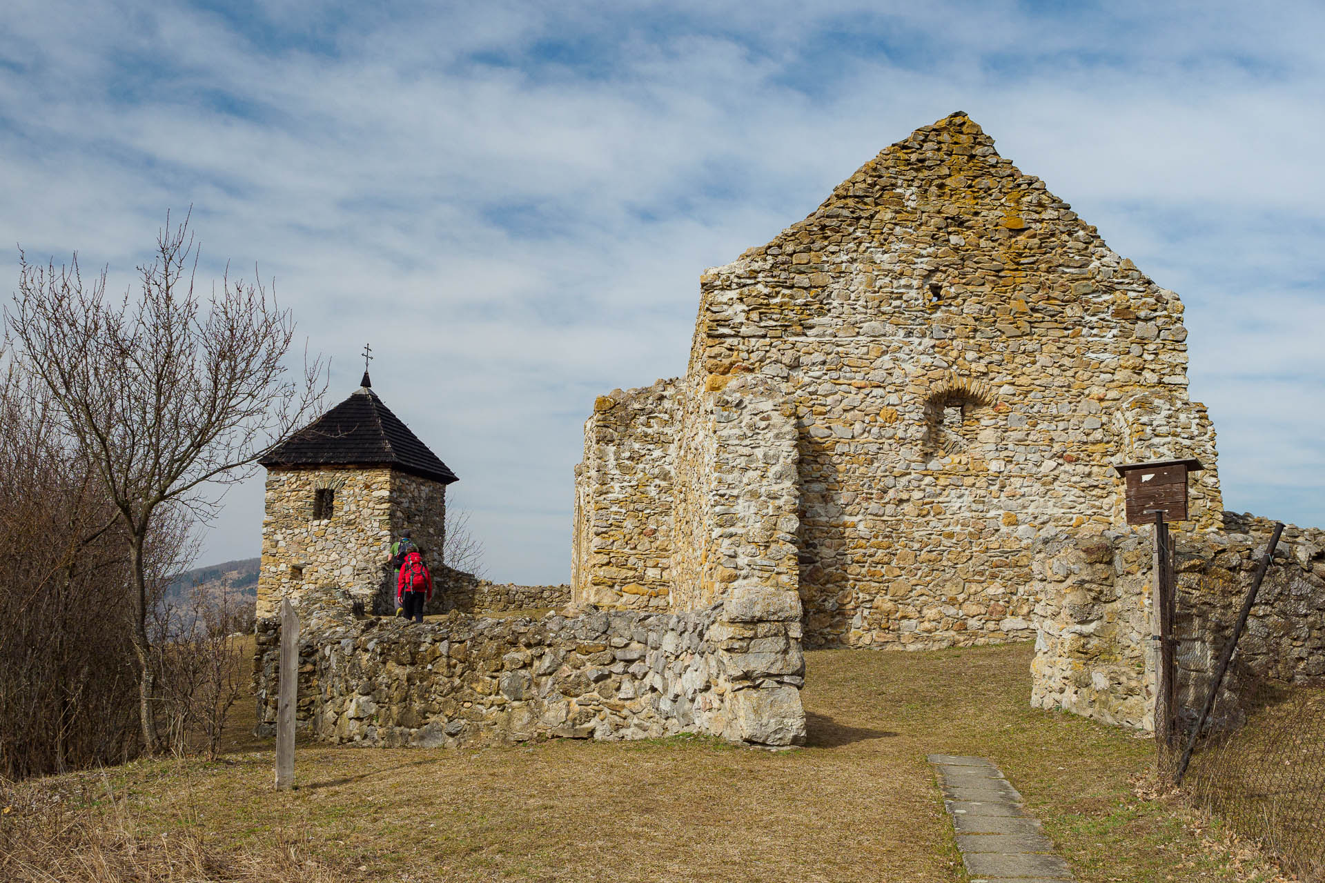 Husitský kostol a Žľab z Lúčky